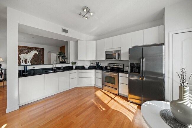 Building Photo - 11011 Legacy Dr