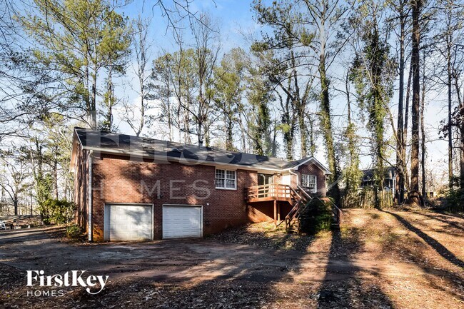 Building Photo - 213 Mill Trce