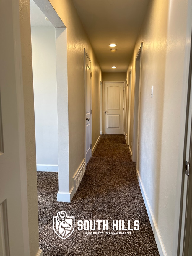 Building Photo - 3bed/2bath w/finished basement, landscaping & Water, Sewer, Trash Included, RV Parking