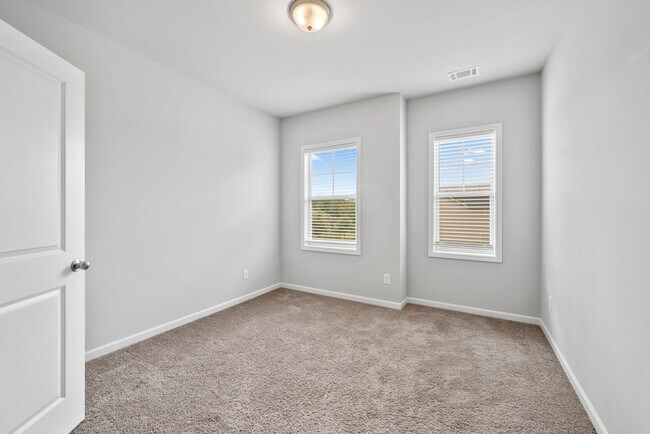 Building Photo - 3353 Ivy Farm Ct