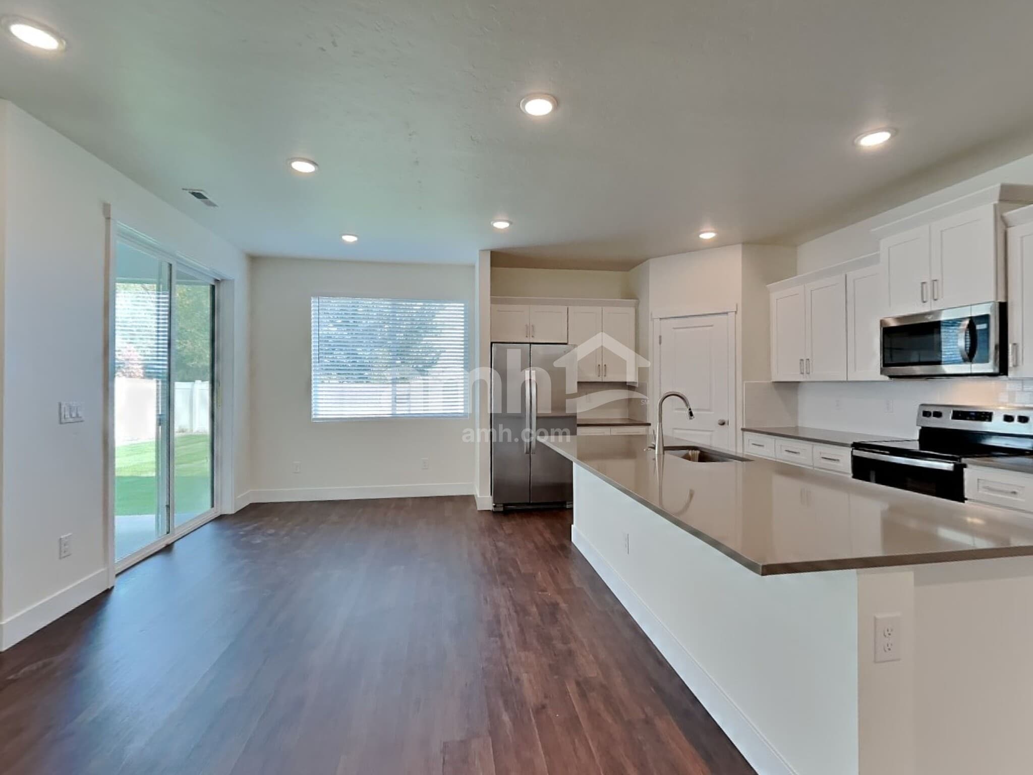 Building Photo - 1498 N Alderleaf Ave