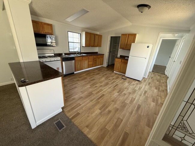 Building Photo - 409 Peachtree St