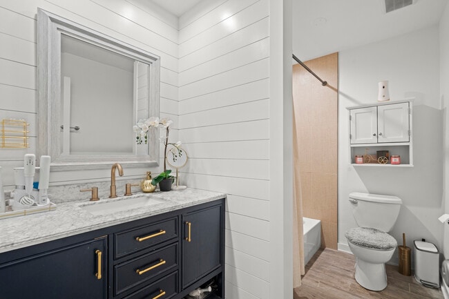 Building Photo - 9S220 S Frontage Rd