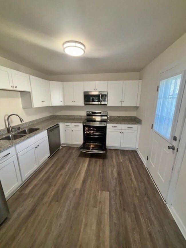 Building Photo - Loxley Gardens