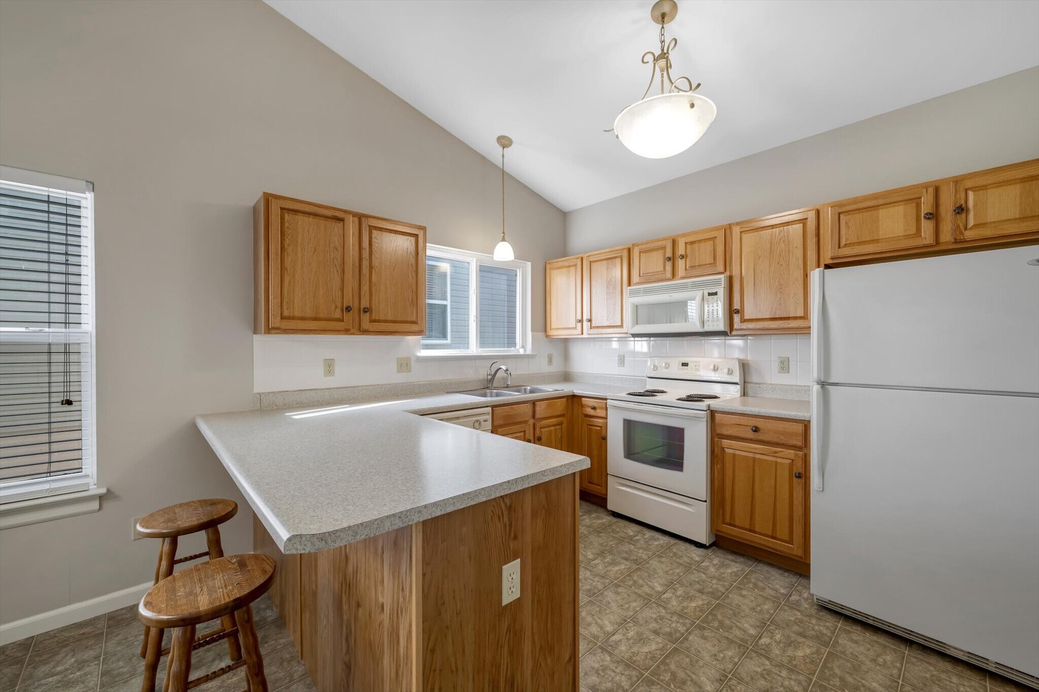 Building Photo - 1583 Briarchase Dr