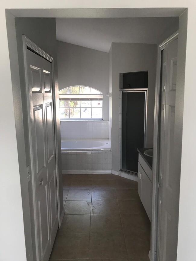 Building Photo - 12107 Bellsworth Way
