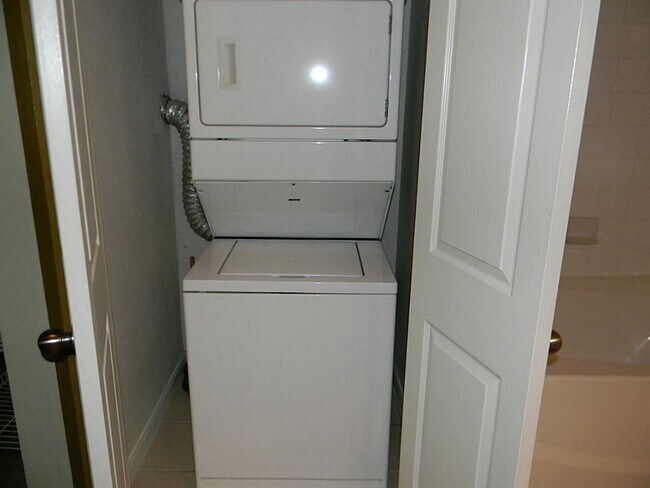 Building Photo - 1330 Old Spanish Trl
