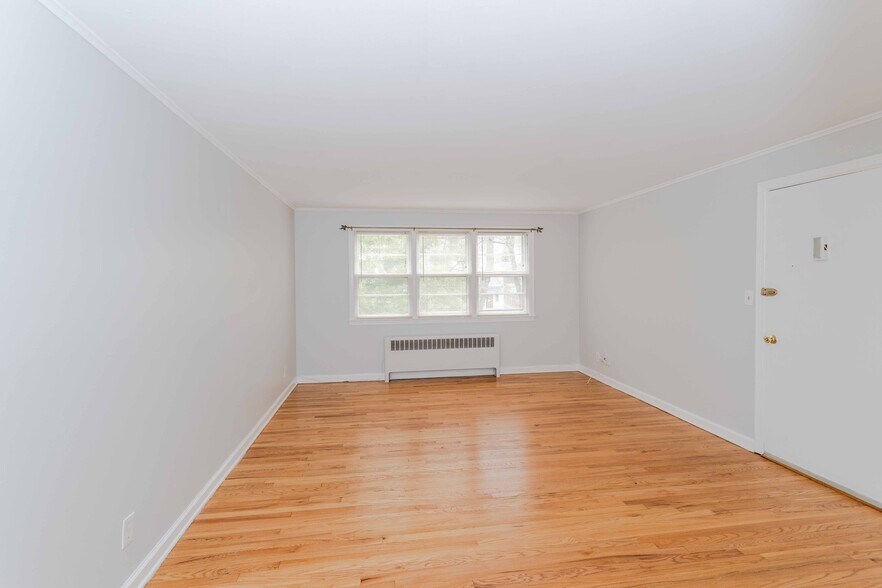 Building Photo - 16 Vera St