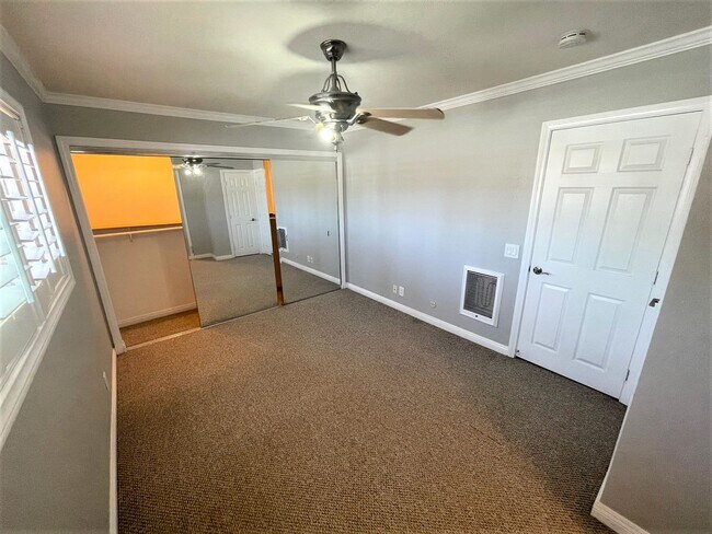 Building Photo - COSTA MESA 4BR/3BA TOWNHOME READY FOR MID-JULY OCCUPANCY