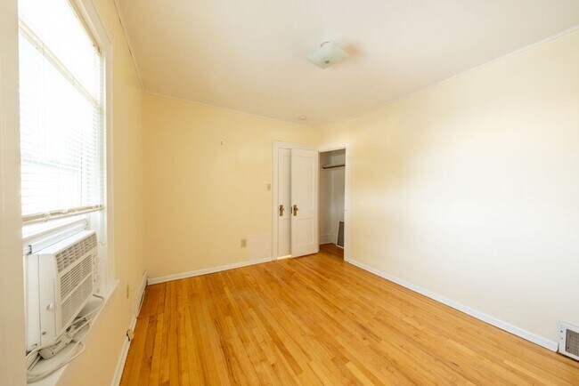 Building Photo - Jager Saratoga