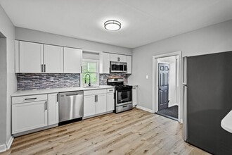 Building Photo - Gorgeous 3 bedroom home in Verona available September 1!