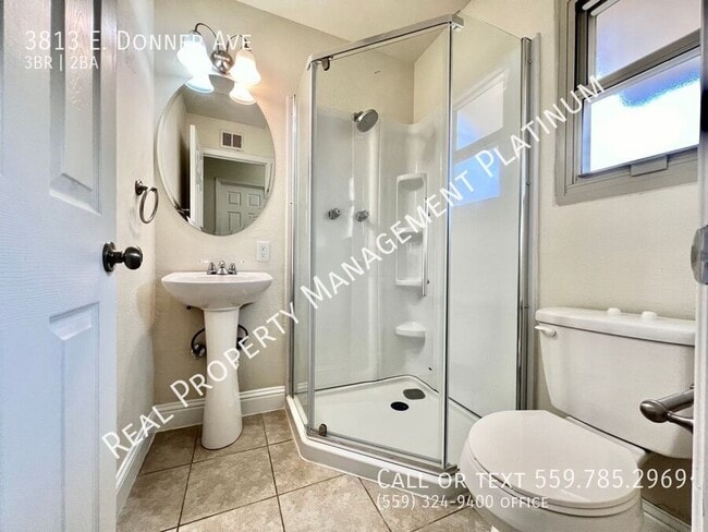 Building Photo - 3813 E Donner Ave