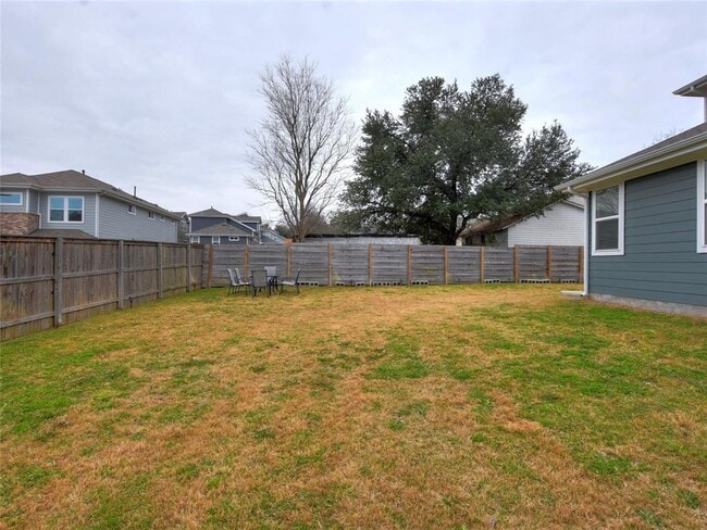 Building Photo - 2225 Maxwell Ln