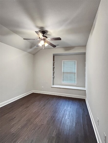 Building Photo - 341 Oxford Pl