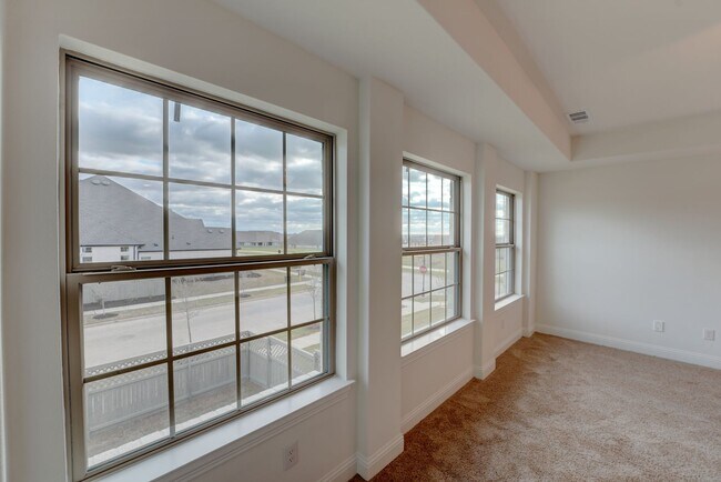 Building Photo - Must See 5 Bed 4.5 Bath in Northlake