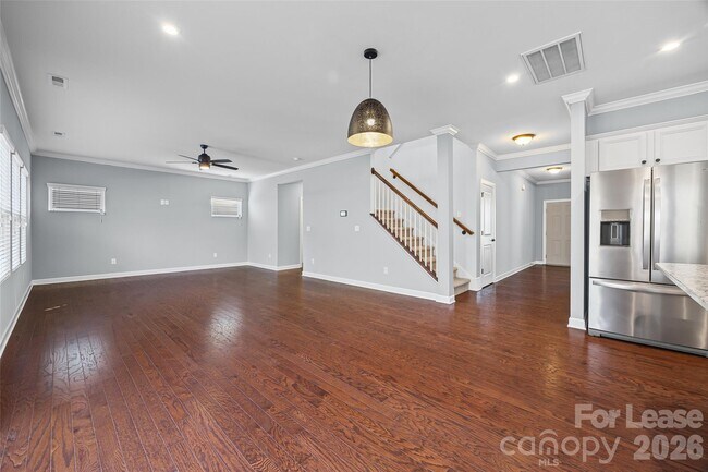 Building Photo - 5811 Fenway Dr