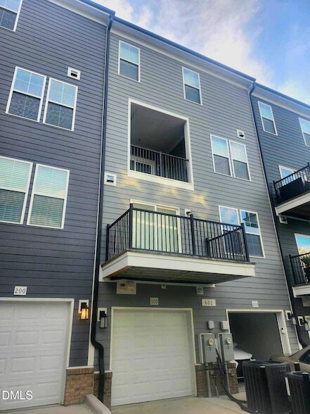 Building Photo - 602 Market Grove Dr