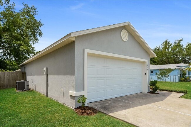 Building Photo - 528 Finch Ct