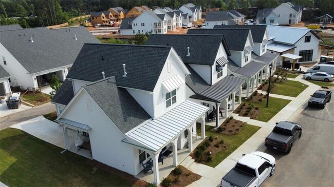 Building Photo - 2085 Harvest Pond Cir