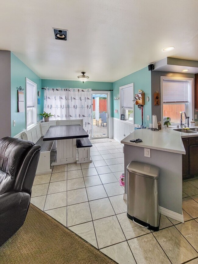Building Photo - Beautiful N Bennett Street Home
