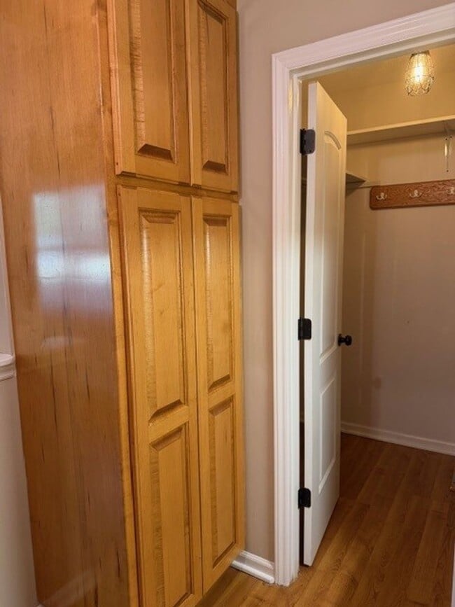 Building Photo - 3 Bedroom/2 Bathroom - Close to SJAFB, Shopping, Restaurants!