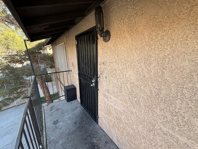 Building Photo - 4765 Thunderbolt Ave