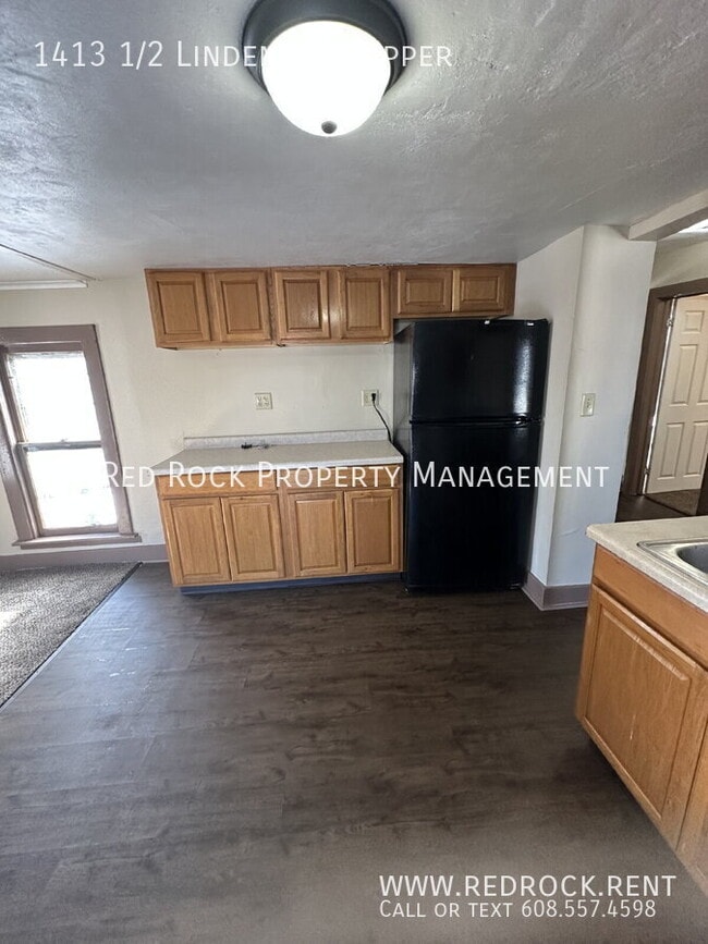 Building Photo - 1413 1/2 Linden Ave. Upper-
