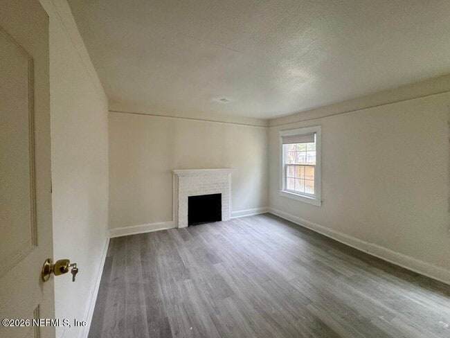 Building Photo - 5420 Leaming Ave