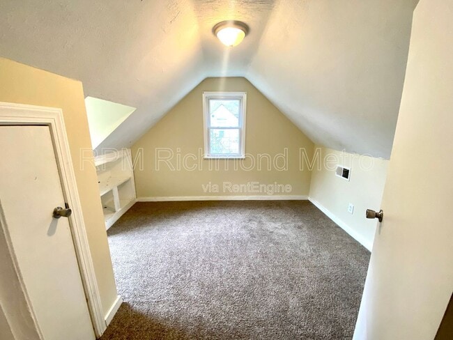Building Photo - 208 Algiers Dr