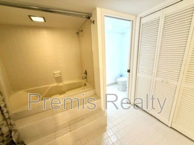 Building Photo - 14820 Rue De Bayonne