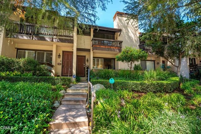 Primary Photo - 5711 Owensmouth Ave