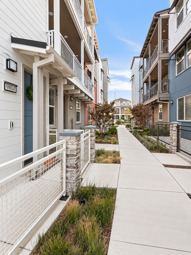 Building Photo - 9804 Seawind Wy