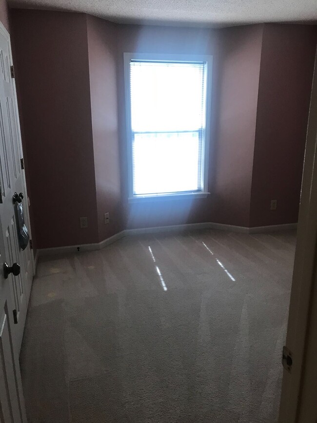 Building Photo - Coming Soon! 2 Beds 1.5 Baths! at River Vi...