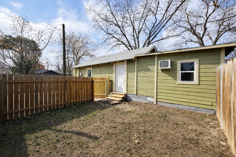 Building Photo - 2019 Beaver Ln