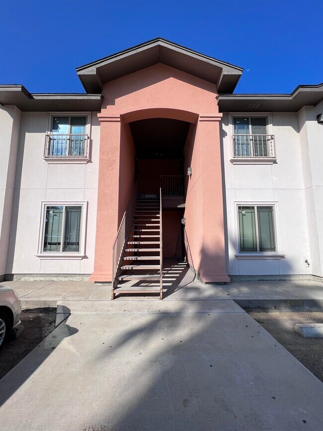 Building Photo - 408 Shiloh Dr