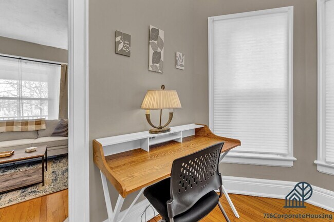 Building Photo - Furnished 3-Bedroom Lower Apartment on Delaware Ave
