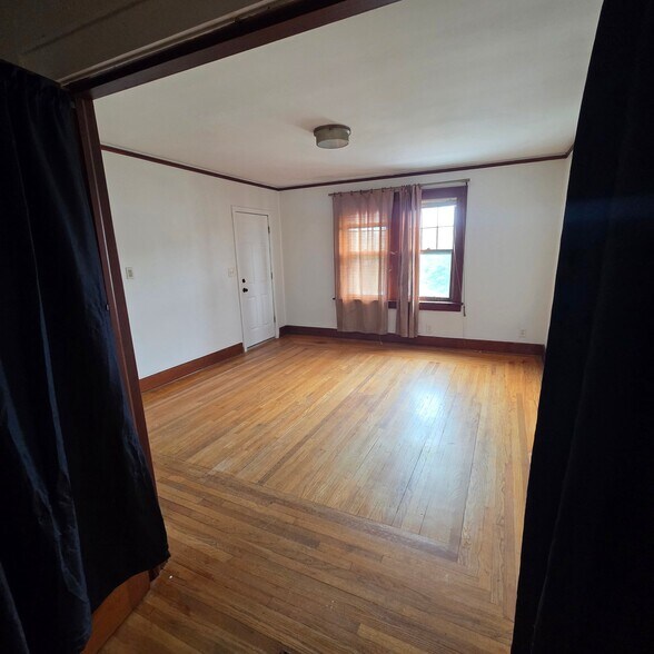 Building Photo - 129 Howard Ave