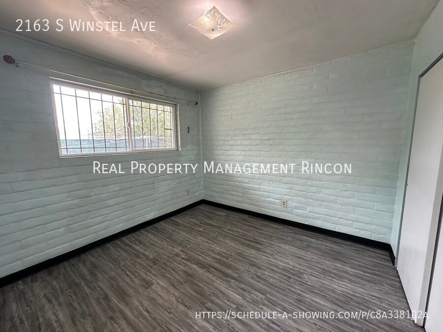 Building Photo - 2163 S Winstel Ave