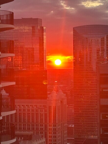 Building Photo - 300 N State St