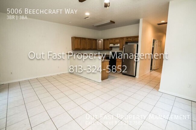 Building Photo - 5006 Beechcraft Way