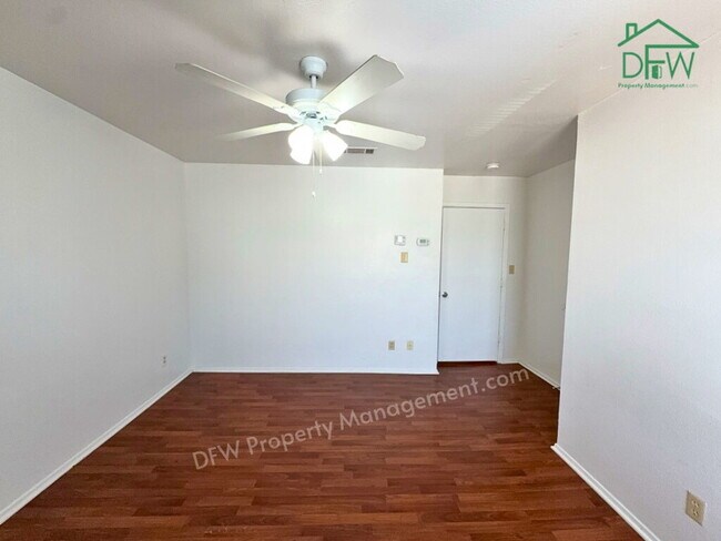 Building Photo - 2-Bed, 1.5-Bath Townhome in Celina ISD