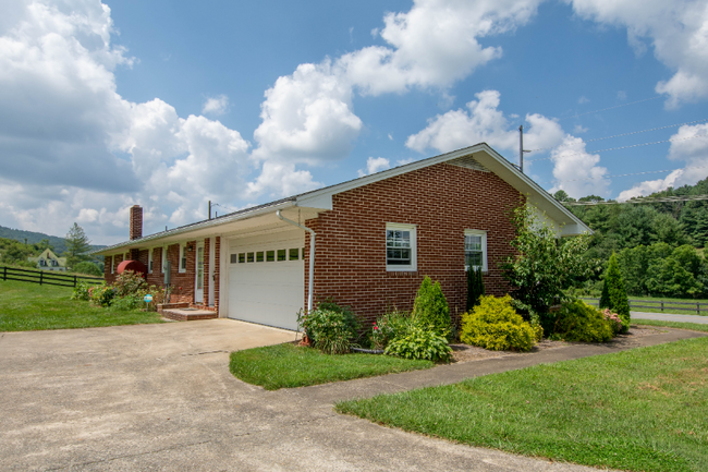 Building Photo - 7552 NC-88