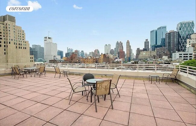 Building Photo - 350 W 50th St