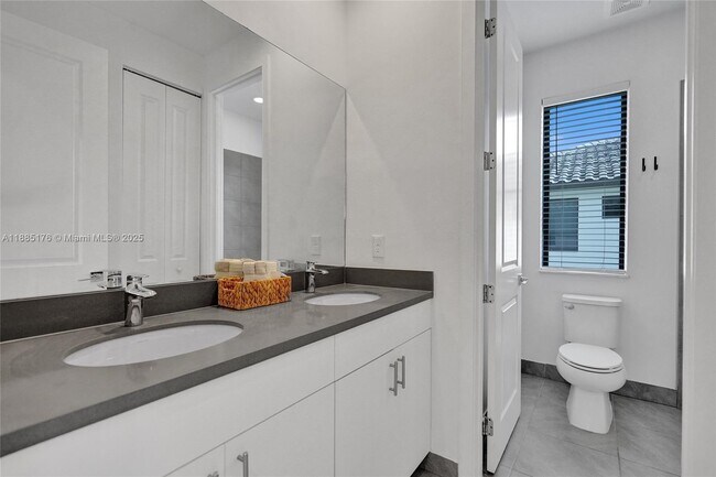 Building Photo - 13145 Addilyn Ct