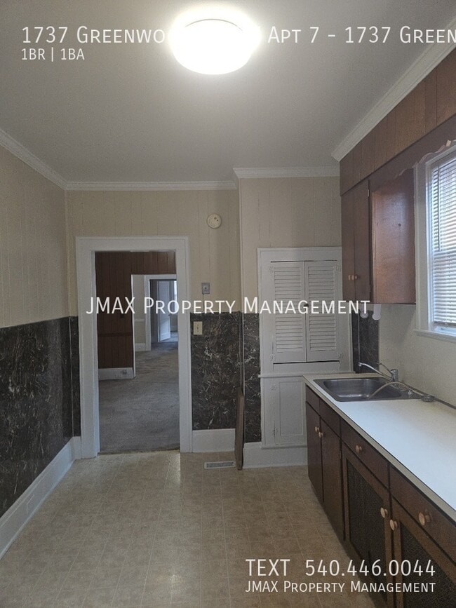 Building Photo - 1737 Greenwood Rd SW