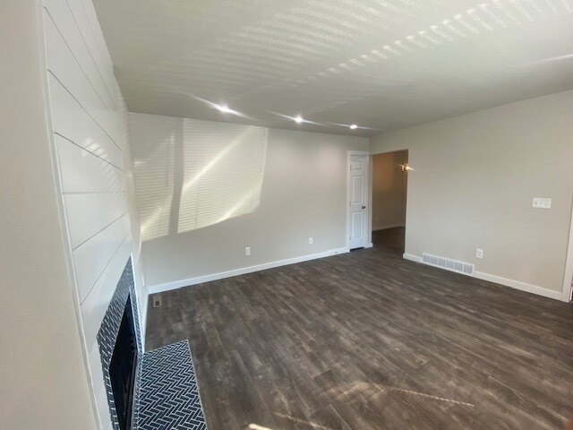 Building Photo - 338 25th Avenue Ct