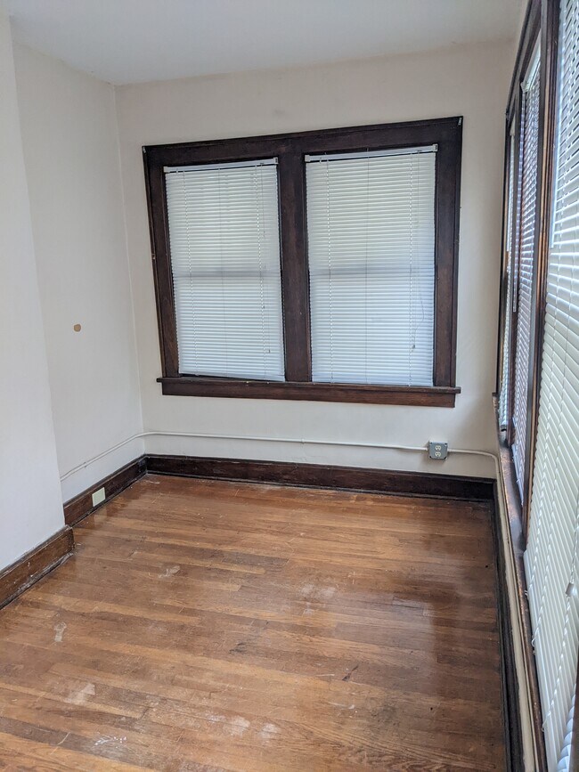 Building Photo - 1300 Rockhurst Rd