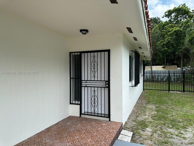 Building Photo - 7071 SW 4th St