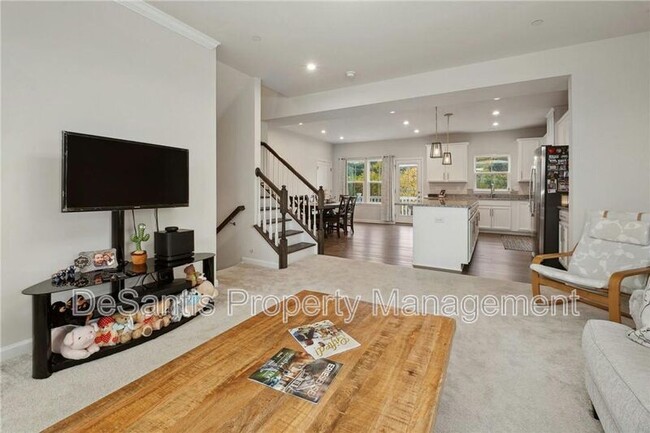 Building Photo - 416 Scharberry Ln