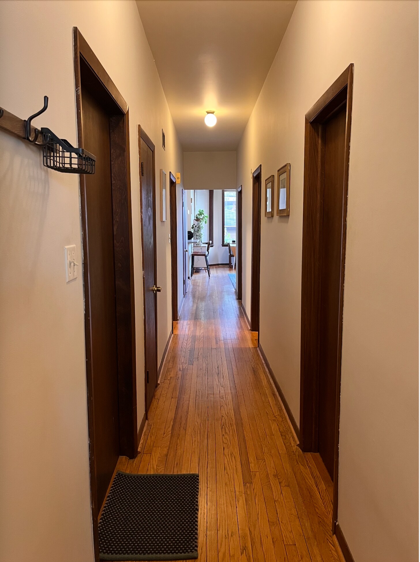 Building Photo - 906 N Oakley Blvd